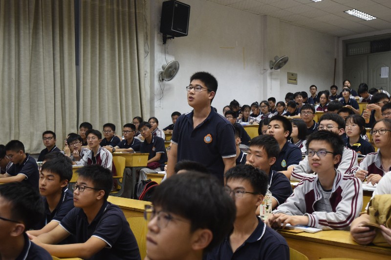 学生互动 (2).JPG